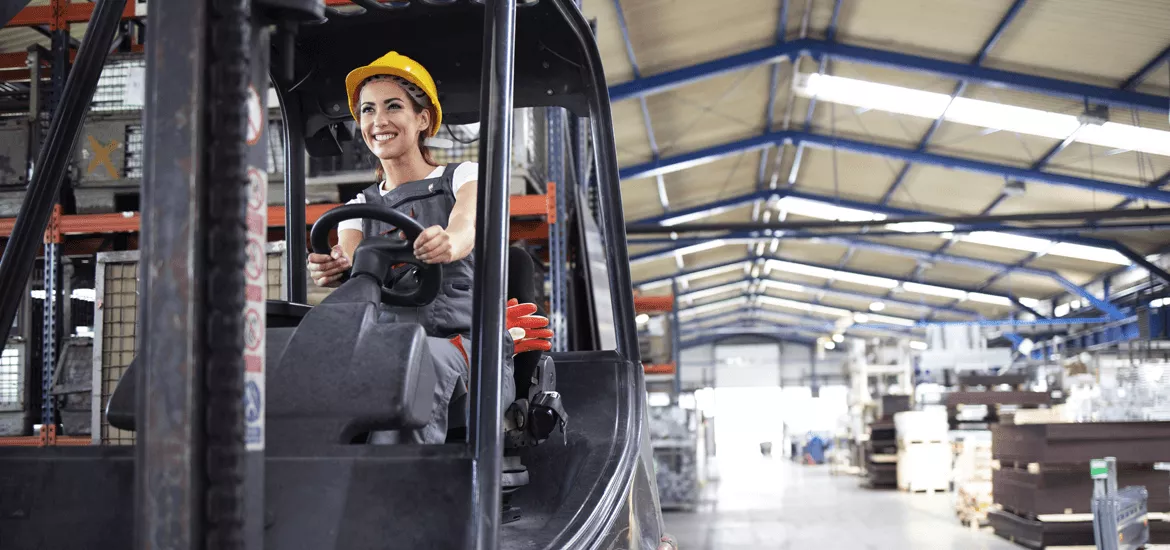 Профессия водителя вилочных погрузчиков (VZV): ключ к успешной карьере в логистике и складском хозяйстве